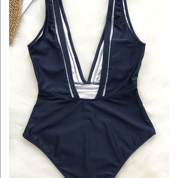 Cupshe One Piece - Picture 2 of 2